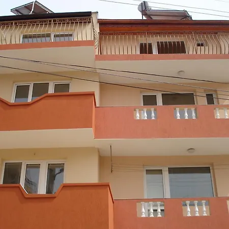 Guest house Kupenova 2*