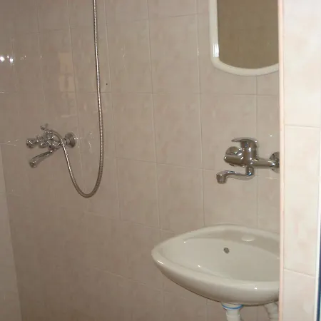 Kupenova Guest house 2*
